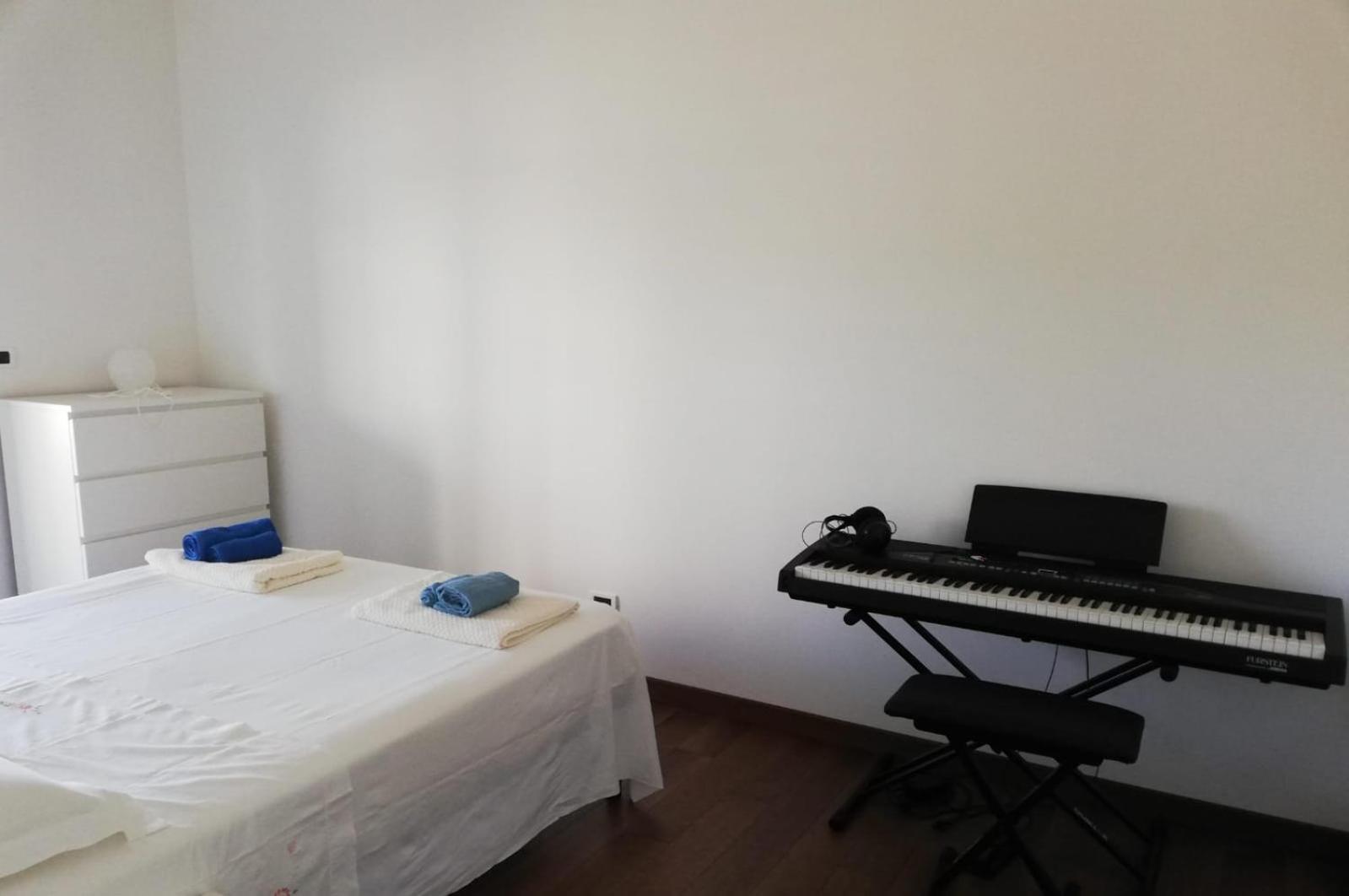 White-Blue Vibes, Seafront 2-Bedroom Apt Montesilvano Marina Esterno foto